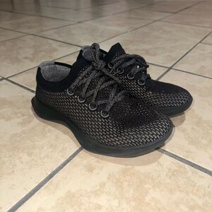 Women’s allbirds sneakers